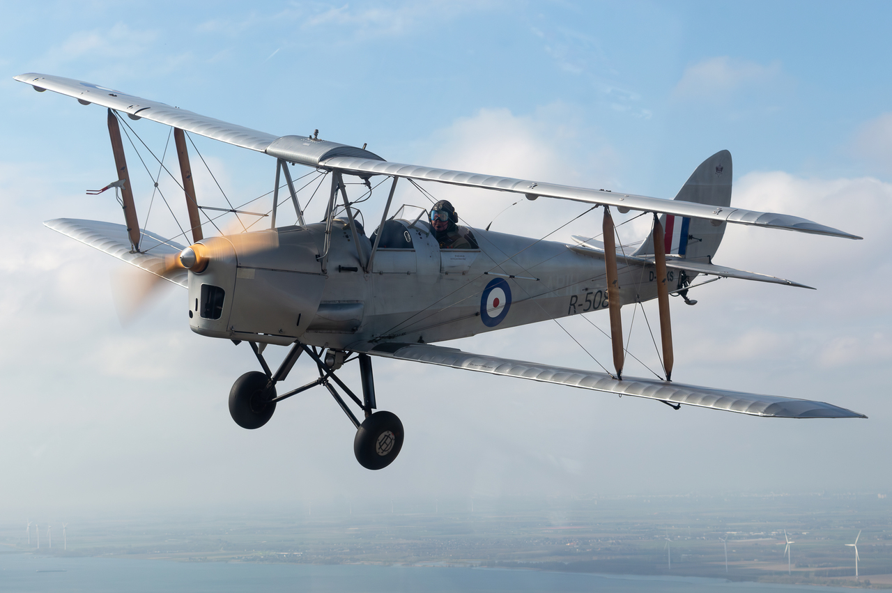 Air to air photograph